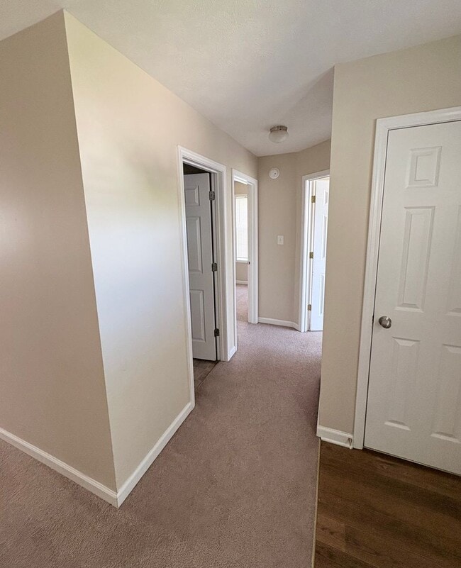 Building Photo - Nice home awaiting you to call home today- close to shopping and dining