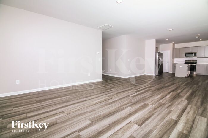 Building Photo - 210 Soy Bean Ln