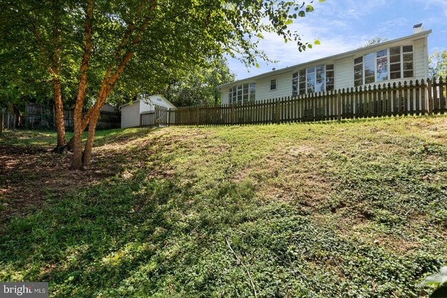 Building Photo - 2741 S Grove St