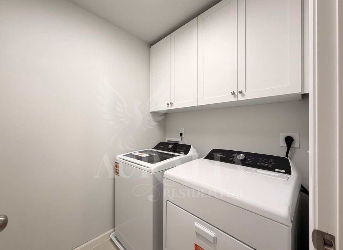 Building Photo - 155 Siebold St