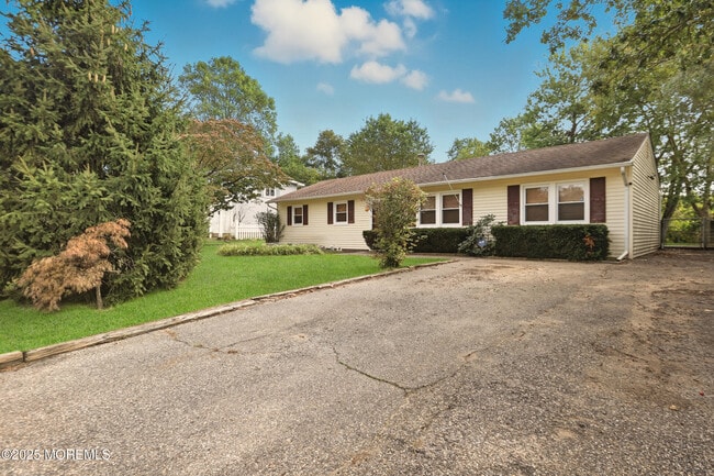 Building Photo - 468 Brookforest Dr
