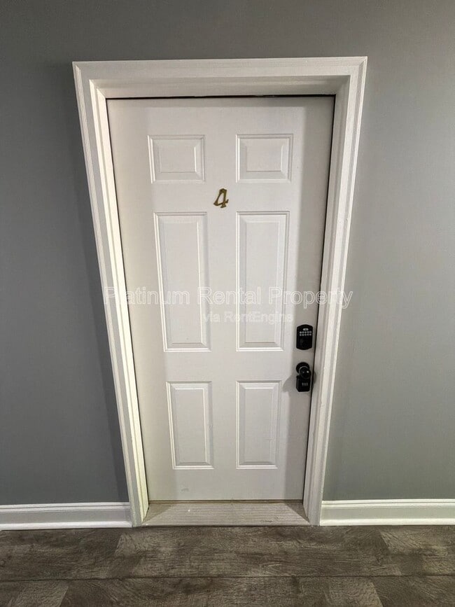 Building Photo - 1502 Waverly Way