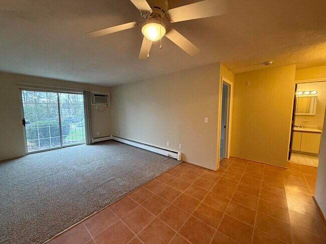 Building Photo - 383 Huse Rd