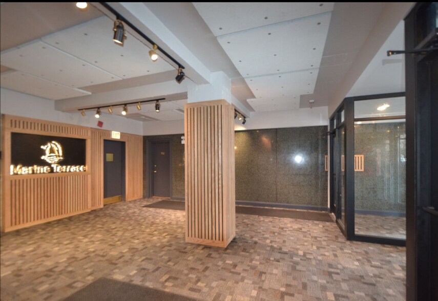 Building Photo - 707 W Gordon Ter