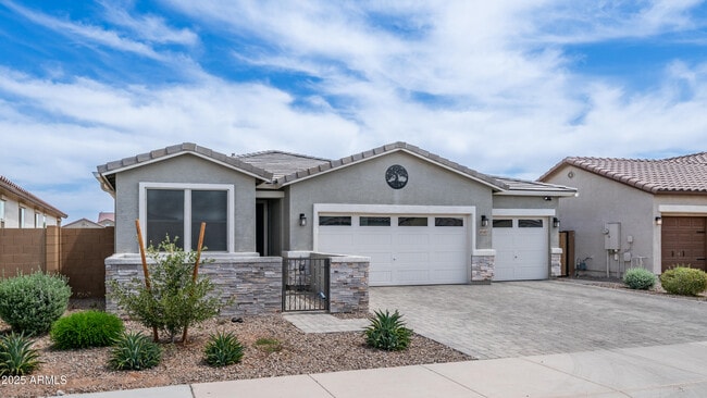 Building Photo - 40410 W Haley Dr