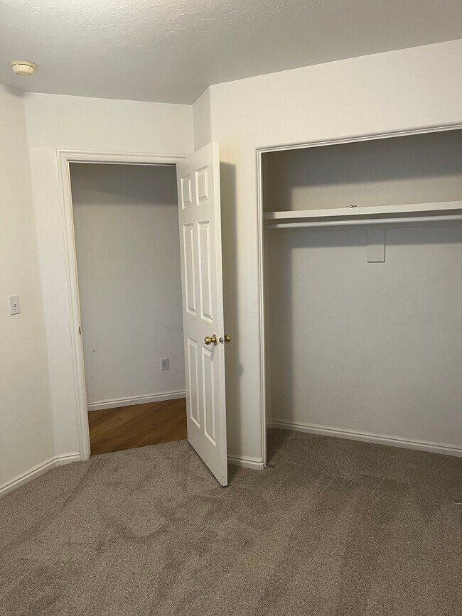 Building Photo - 1735 W 540 N