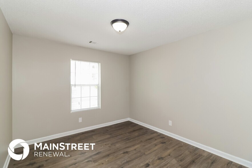 Building Photo - 770 Stonebridge Crescent