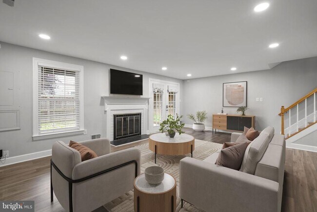 Building Photo - 10 Loganwood Ct