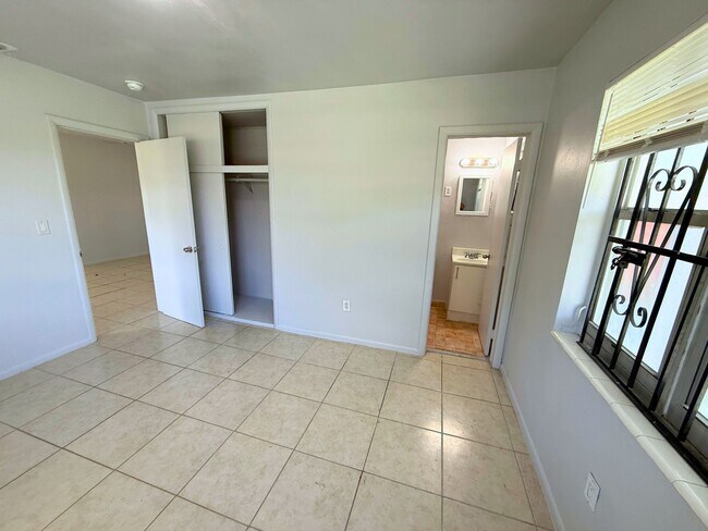 Building Photo - 15300 NW 32nd Pl