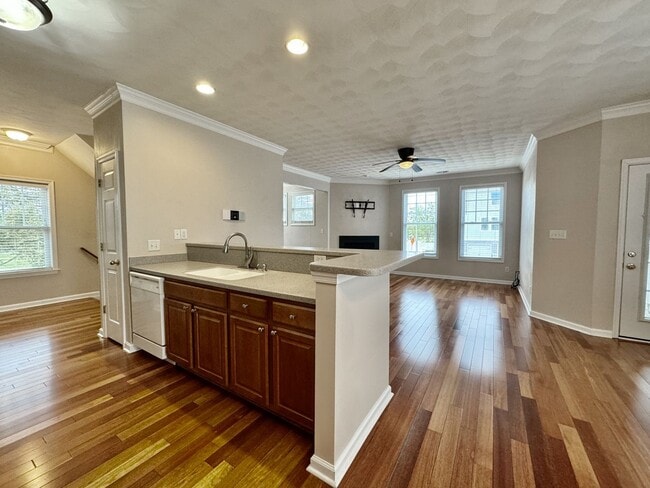 Building Photo - Beautiful 3 Bedroom Duplex by the Beach! A...