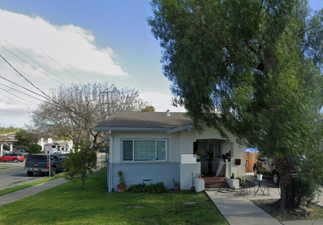 Primary Photo - 1165 York St