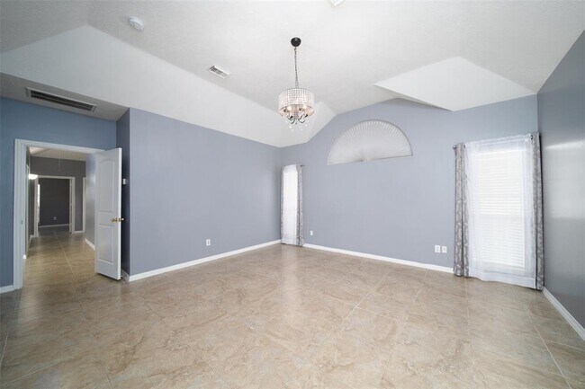 Building Photo - 4102 Magnolia Ln