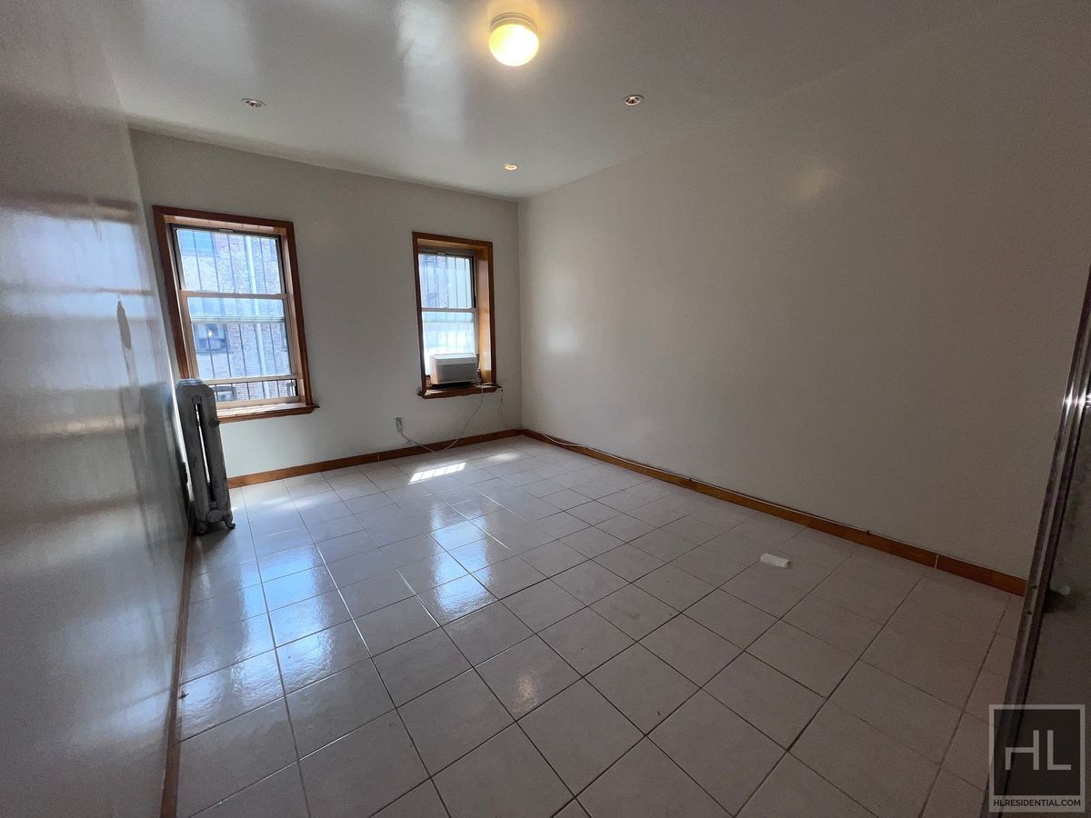 Building Photo - Spacious, Bright, 3 Bedroom Apt in Prospect Lefferts Gardens **Near Prospect Park