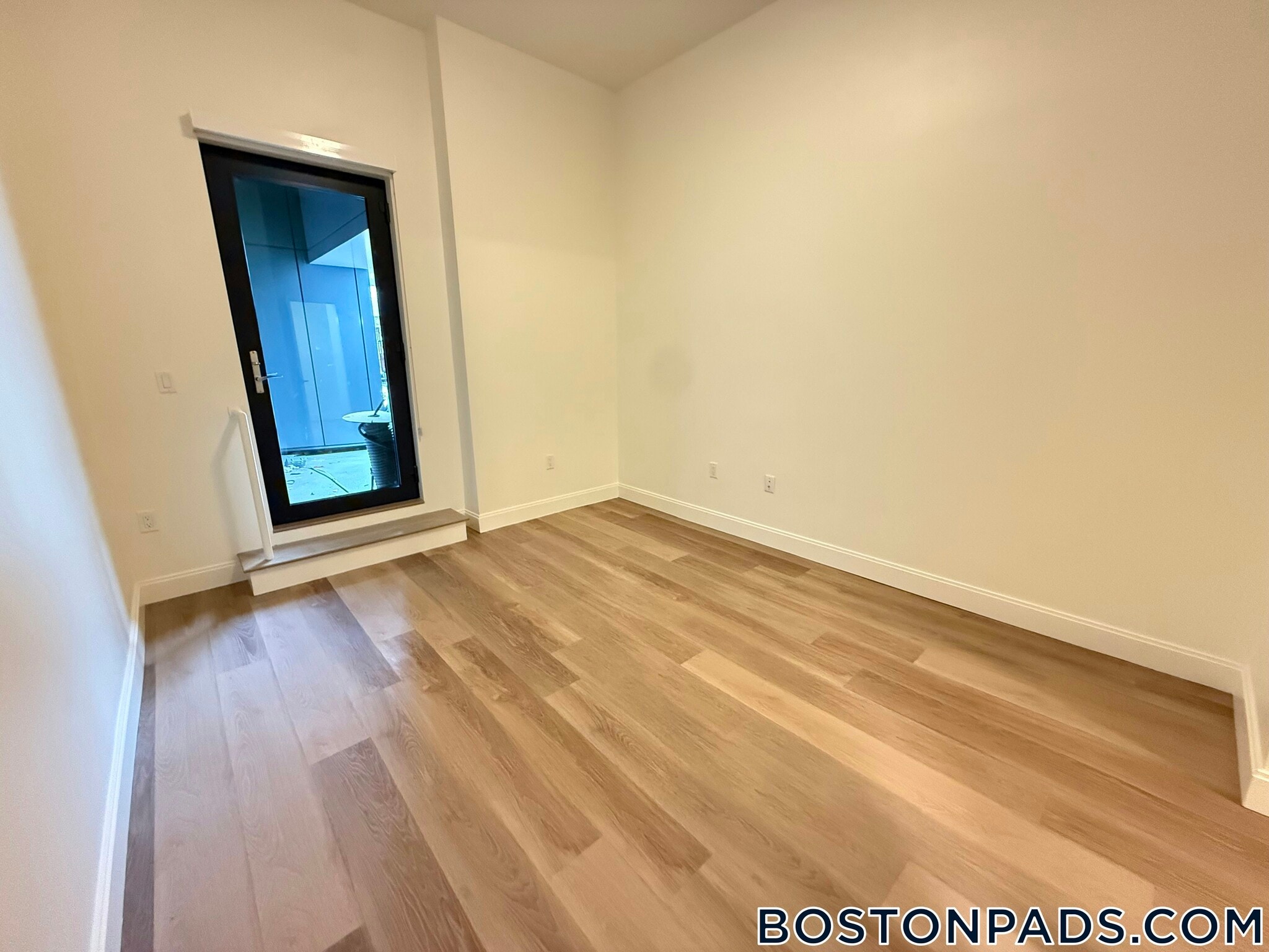 Building Photo - 1079 Commonwealth Ave