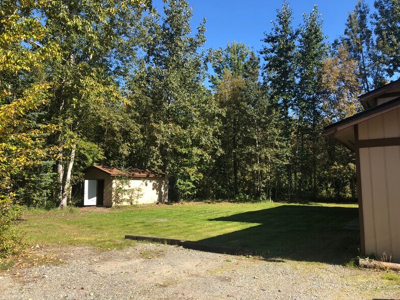 Back yard / shed - 801 w wilder ave