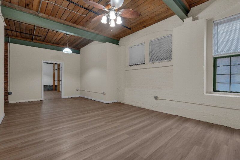 Building Photo - 83 Main St