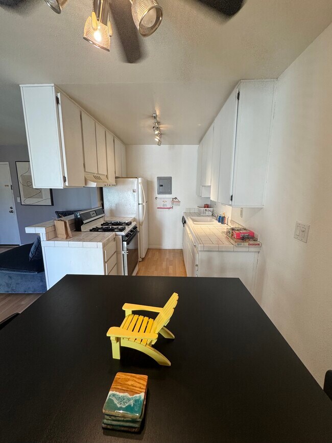 Building Photo - 1600 Ardmore Ave