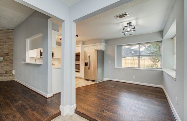 Building Photo - 6607 Readsland Ln
