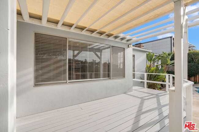 Building Photo - 547 Stassi Ln