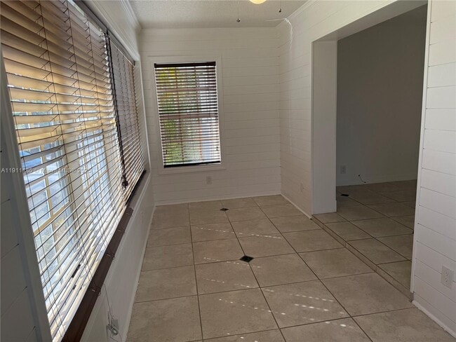 Building Photo - 1847 Wiley St