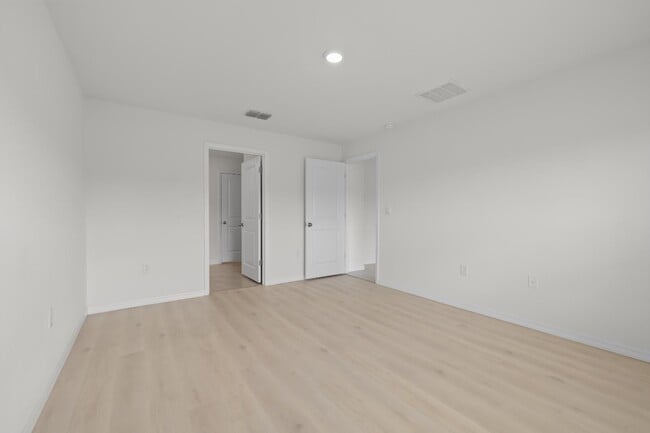 Building Photo - Recently Updated One Story - 4BR For Rent