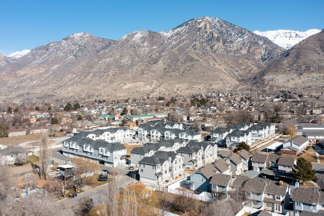 Building Photo - Spring Creek Townhomes