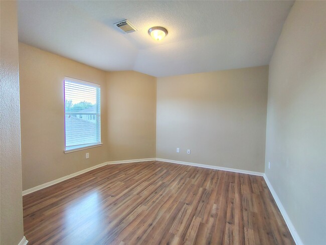 Building Photo - 6334 Richland Hills Dr