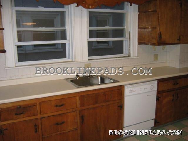 Building Photo - 785 Washington St