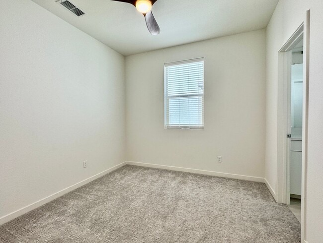 Building Photo - NEWER 2 BED, 2.5. BATH TOWNHOME IN BROADWAY AREA OF SACRAMENTO