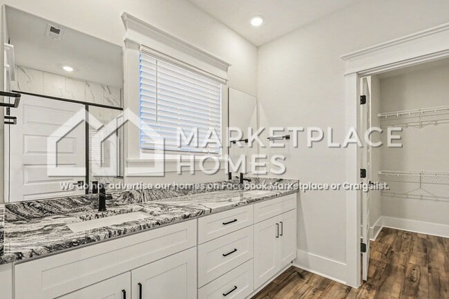 Building Photo - 517 Kingwood Ln