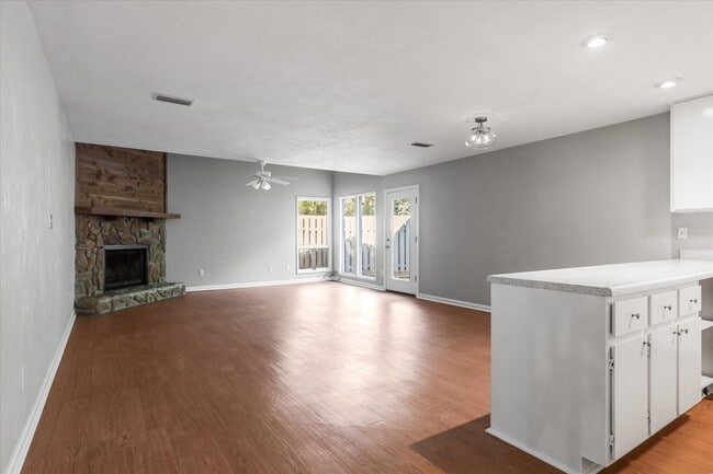 Building Photo - 3108 Ironwood Dr