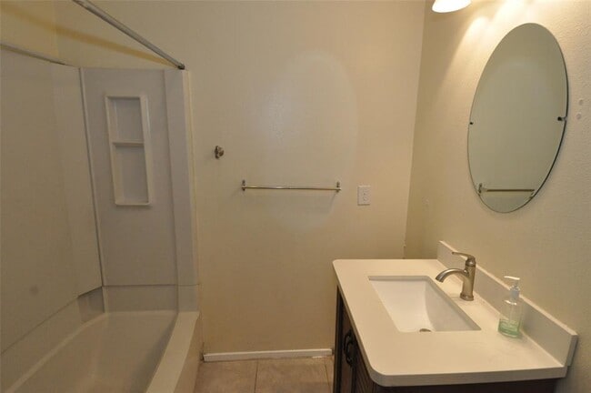 Building Photo - 9910 Brasher Dr