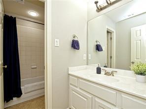 Building Photo - 2737 Plantation Dr