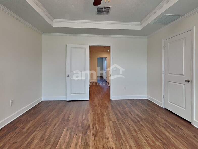 Building Photo - 127 Onate Cir