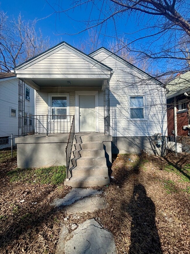 Building Photo - 328 Cecil Ave