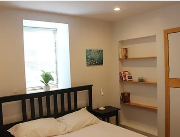 Building Photo - 182 Babcock St