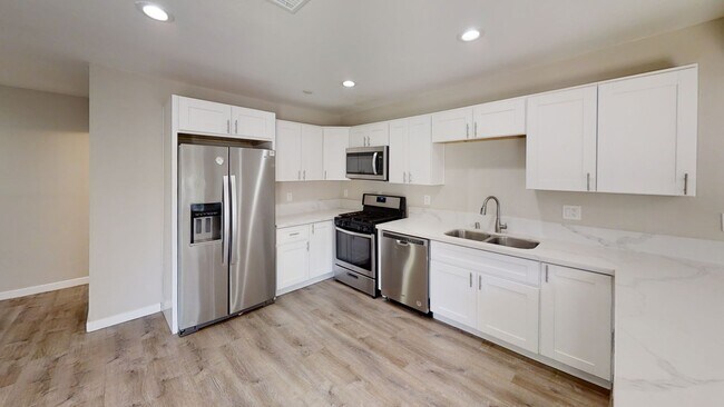 Building Photo - 5336 E Falls View Dr