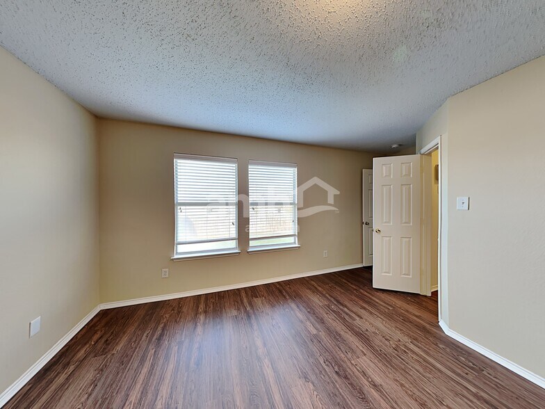 Building Photo - 1140 Single Tree Dr