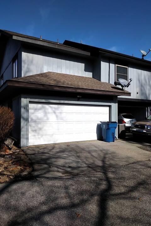 Building Photo - 41 Fairway Dr