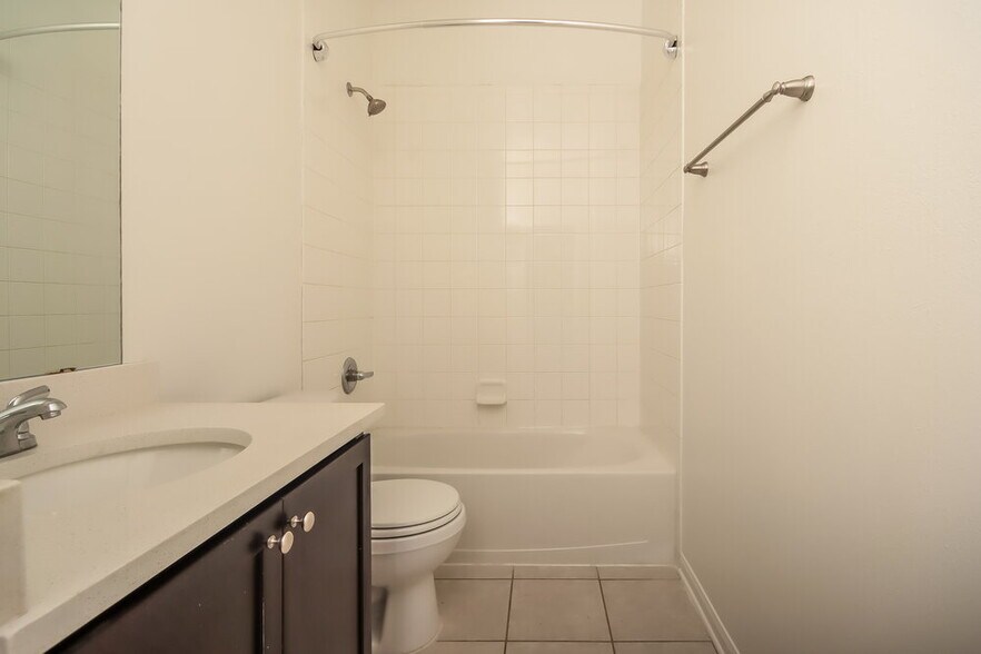 Building Photo - 138 Pequin Rd