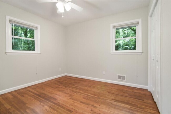 Building Photo - 2897 White Oak Dr