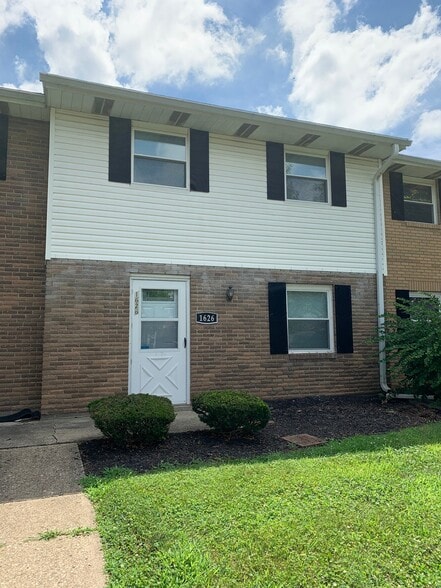 Building Photo - 1626 Williamsburg Ln E