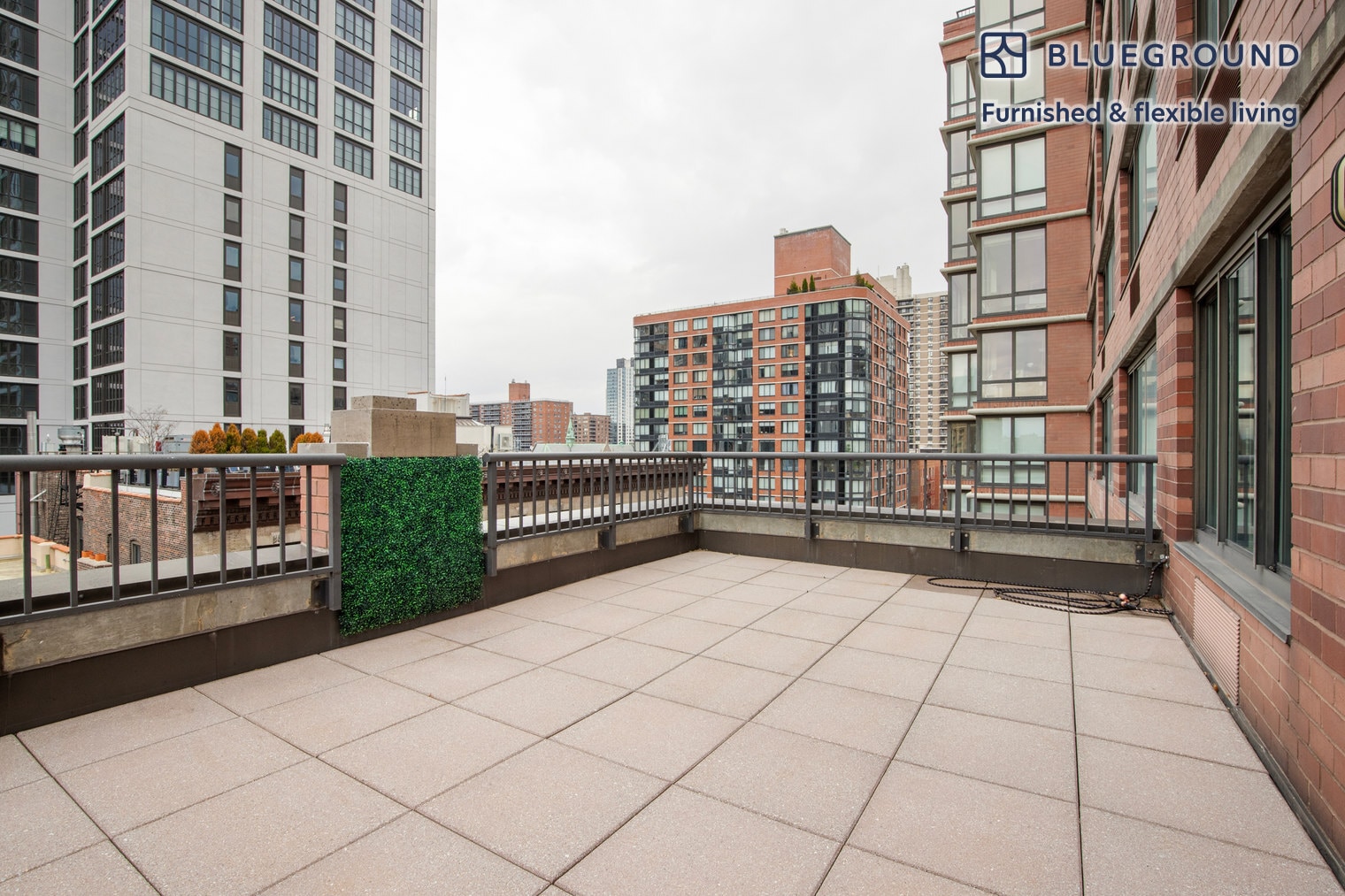 Building Photo - 255 W 94th St