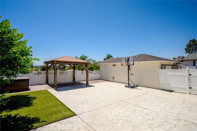 Building Photo - 8337 Valecrest Dr
