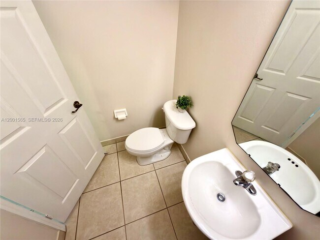 Building Photo - 14110 SW 51st Ct