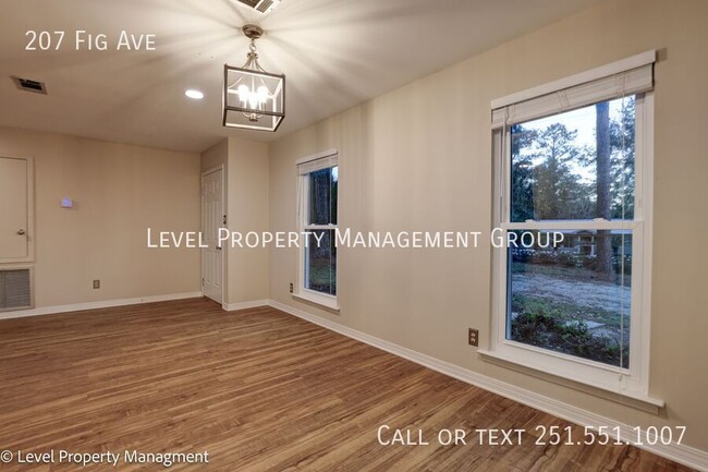 Building Photo - 207 Fig Ave