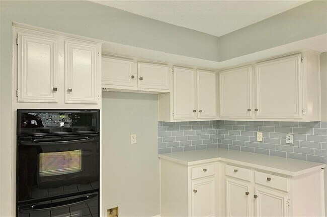Building Photo - 3114 Hollow Creek Ct