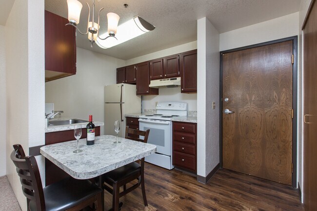 Building Photo - The Outlook Apartments