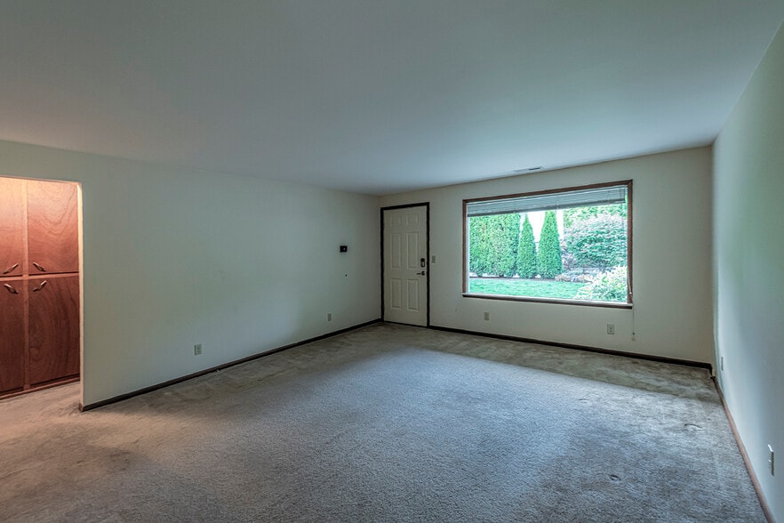 Living room and front door - 126 Newell Street