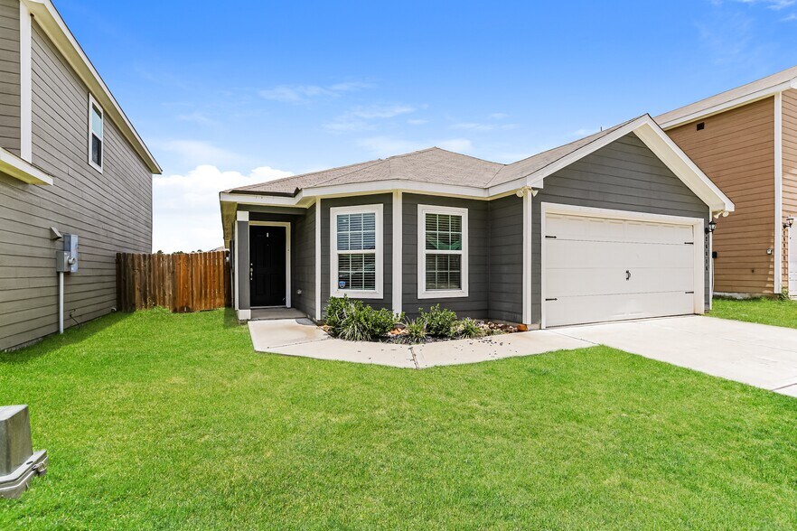 Primary Photo - 26816 Steinbeck Dr